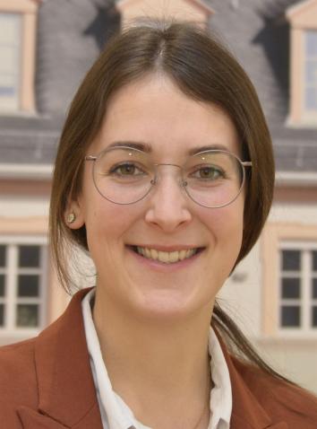 Michaela Kabon, Pressereferentin