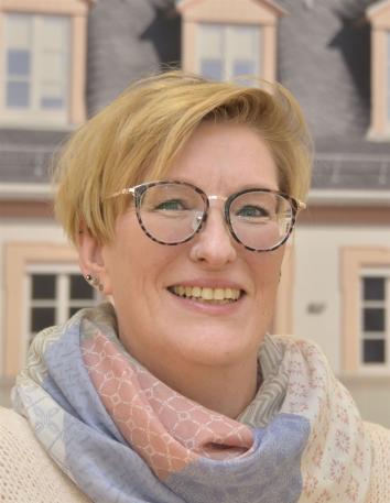 Claudia Schapals, Sachbearbeitung, Weiterbildung