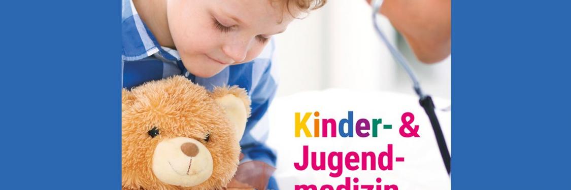Kind hält Teddybär, an den ein Stethoskop gehalten wird, Titel 'Kinder- & Jugendmedizin in Rheinland-Pfalz' in bunten Farben