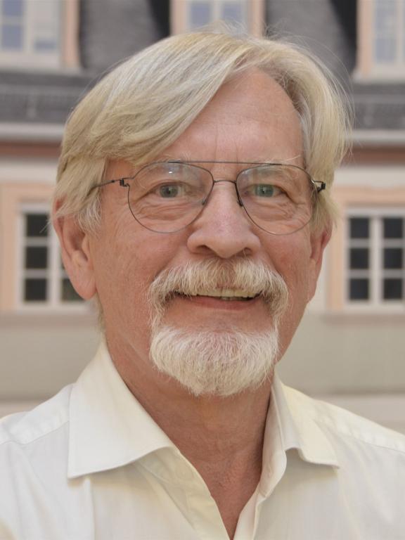 Dr. med. Karlheinz Kurfeß, Mitglied des Vorstandes