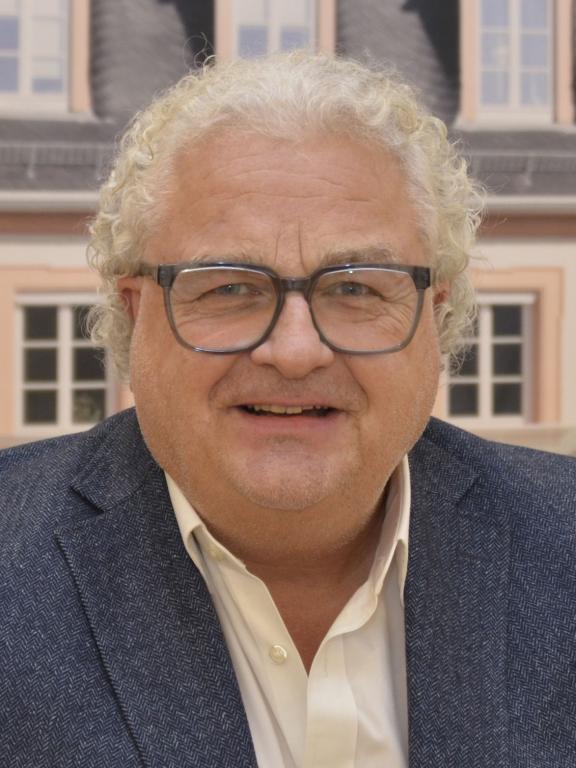 San.-Rat Dr. med. Bernhard Lenhard - Vizepräsident